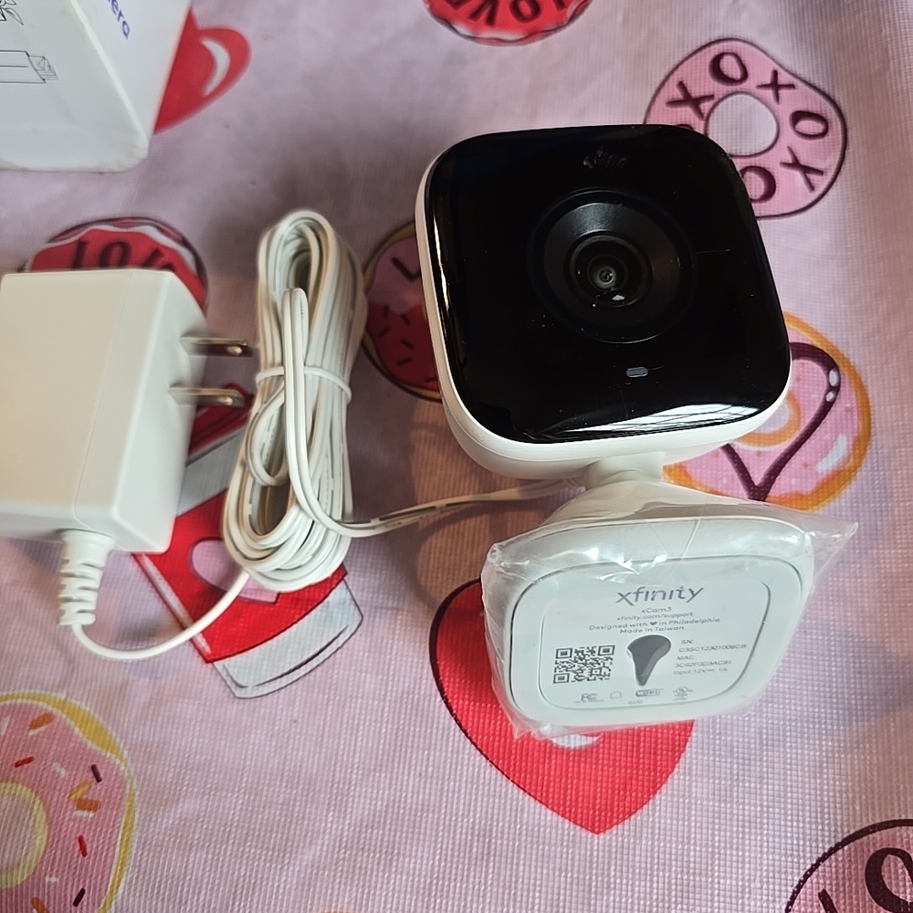 Xfinity Dual-Tone Security Camera